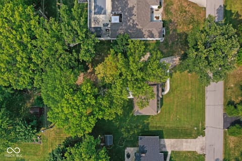 Photo of 412 Woodland West Drive, Greenfield, IN