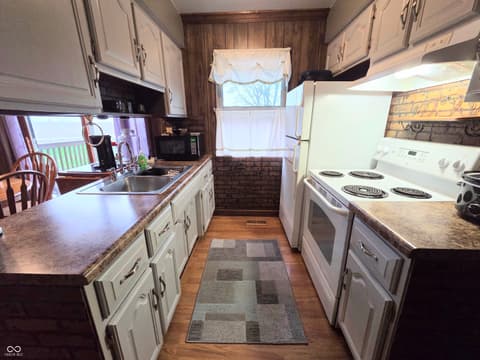 Kitchen at 2740 E 250 S, Shelbyville, IN