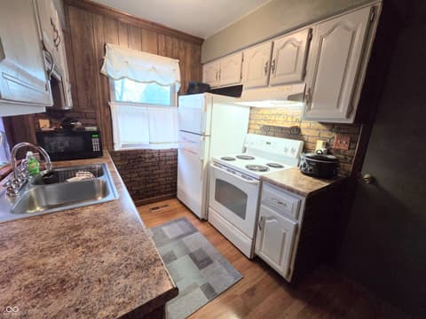 Kitchen at 2740 E 250 S, Shelbyville, IN