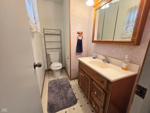 Bathroom at 2740 E 250 S, Shelbyville, IN