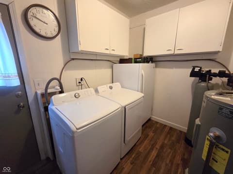 Laundry room at 2740 E 250 S, Shelbyville, IN