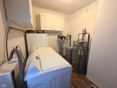Laundry room at 2740 E 250 S, Shelbyville, IN