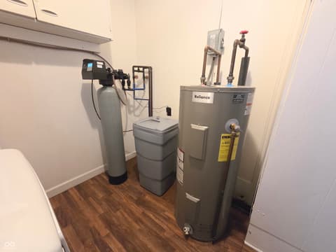 Laundry room at 2740 E 250 S, Shelbyville, IN