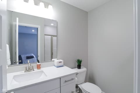 Photo of 19371 Gillcrest Drive, Noblesville, IN