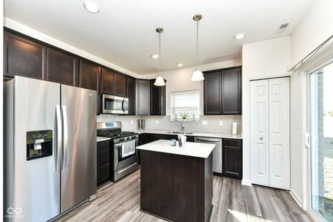 Photo of 984 Bent Branch Lane, Greenwood, IN