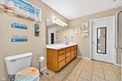 Primary bathroom at 5147 E Hyde Court, Columbus, IN