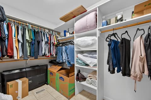Walk In Closets — 5147 E Hyde Court, Columbus, IN