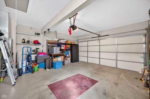 Garage at 5147 E Hyde Court, Columbus, IN