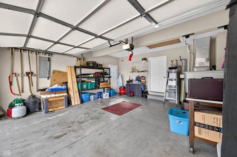 Garage at 5147 E Hyde Court, Columbus, IN