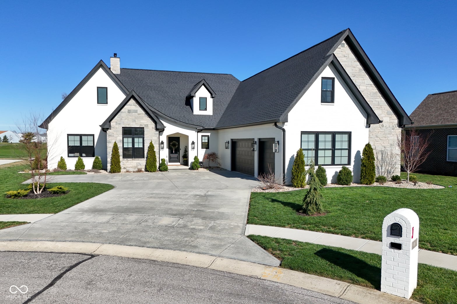 Photo of 1111 Maclaren Court, Franklin, IN