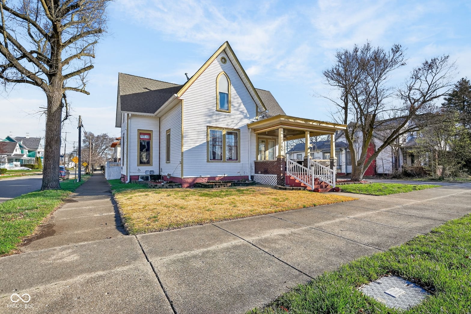 Front exterior at 168 W Broadway Street, Shelbyville, IN