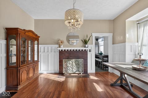 Living room at 168 W Broadway Street, Shelbyville, IN