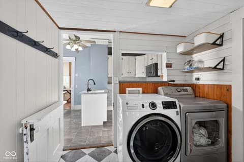 Laundry room at 168 W Broadway Street, Shelbyville, IN
