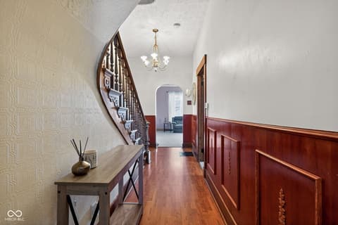 Hallway at 168 W Broadway Street, Shelbyville, IN