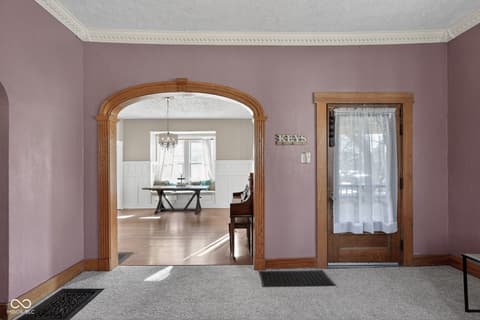 Foyer at 168 W Broadway Street, Shelbyville, IN