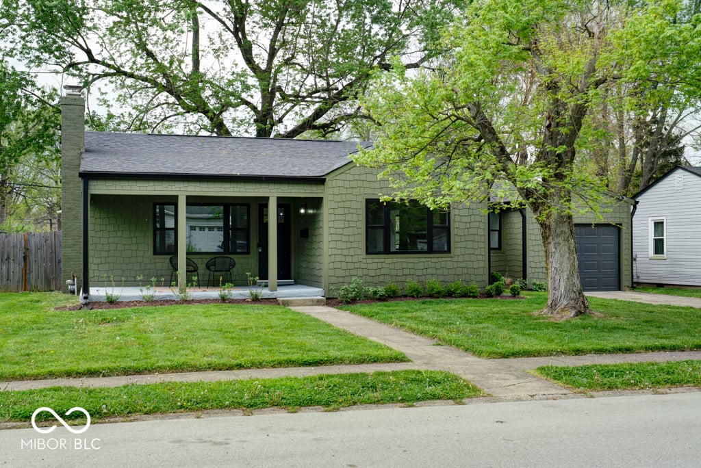 Photo of 12 Lincoln Drive, Brownsburg, IN