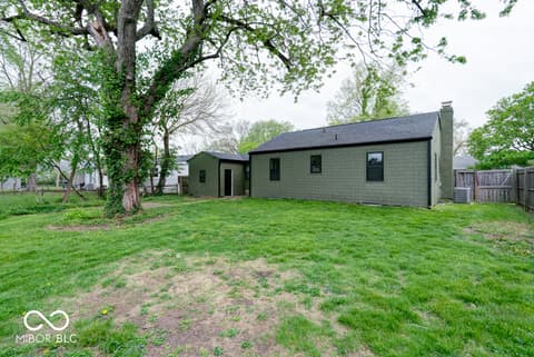 Photo of 12 Lincoln Drive, Brownsburg, IN