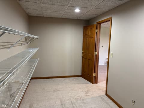 Walk In Closets — 3516 W 900 South, Milroy, IN