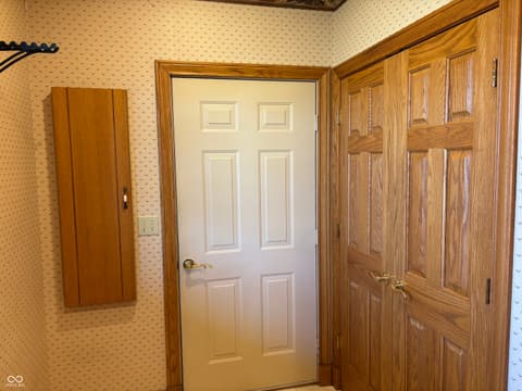Laundry room at 3516 W 900 South, Milroy, IN