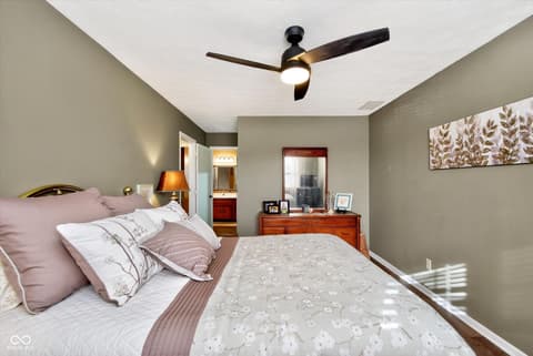 Photo of 1136 Paradise Way N, Greenwood, IN