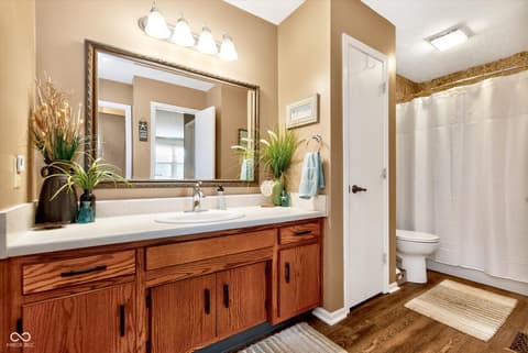 Photo of 1136 Paradise Way N, Greenwood, IN