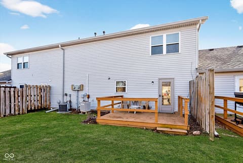 Photo of 1136 Paradise Way N, Greenwood, IN