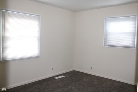 Photo of 138 Crestwood Drive, New Whiteland, IN