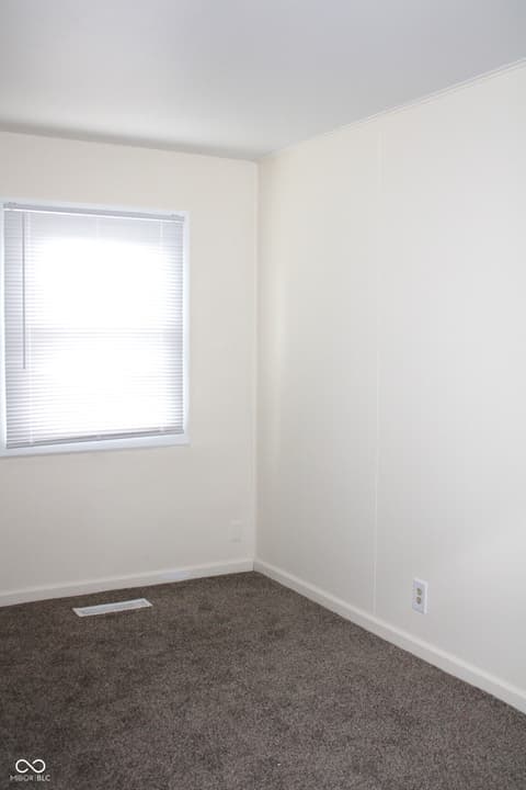 Photo of 138 Crestwood Drive, New Whiteland, IN