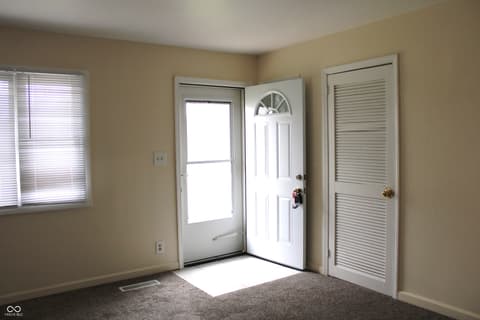 Photo of 138 Crestwood Drive, New Whiteland, IN