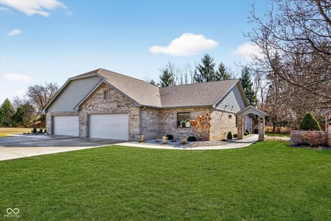 2327 Mimosa Lane