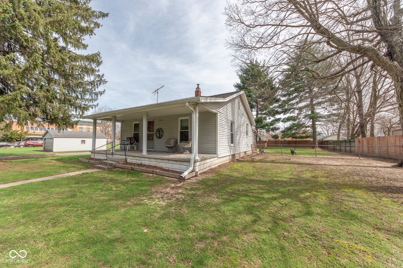 Photo of 1529 Ravenswood Drive, Columbus, IN