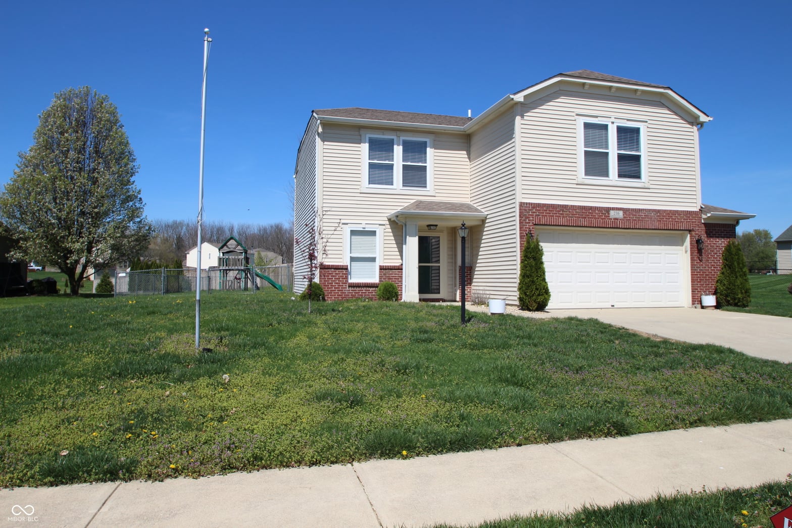 Front exterior at 216 Creekside Drive, Danville, IN