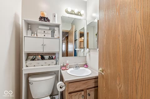 Photo of 5435 Coventry Park Way, Indianapolis, IN