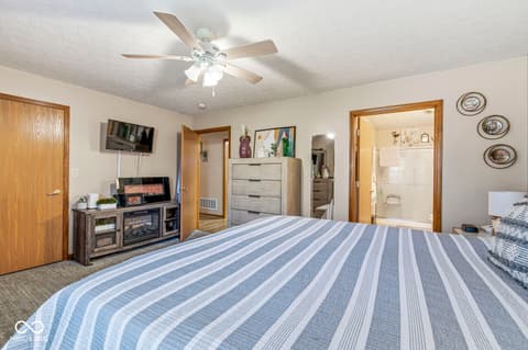 Photo of 5435 Coventry Park Way, Indianapolis, IN