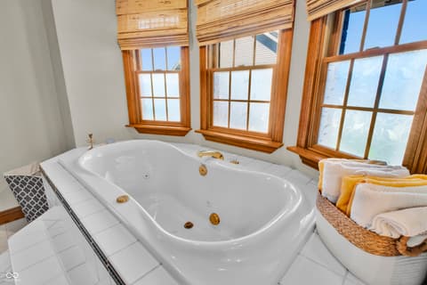 Photo of 10232 S State Road 129, Cross Plains, IN