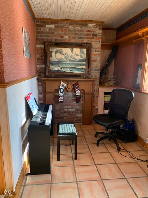 Sitting Room — 5629 Gray Road, Indianapolis, IN