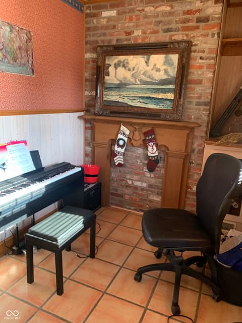 Sitting Room — 5629 Gray Road, Indianapolis, IN