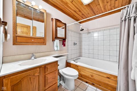 Primary bathroom at 187 Cabin Creek Lane, Morgantown, IN