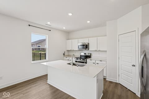 Photo of 2221 Boxwood Drive, Greenfield, IN
