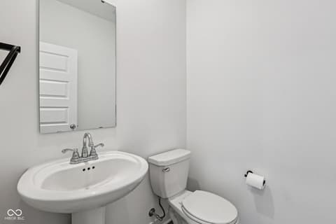 Photo of 2221 Boxwood Drive, Greenfield, IN