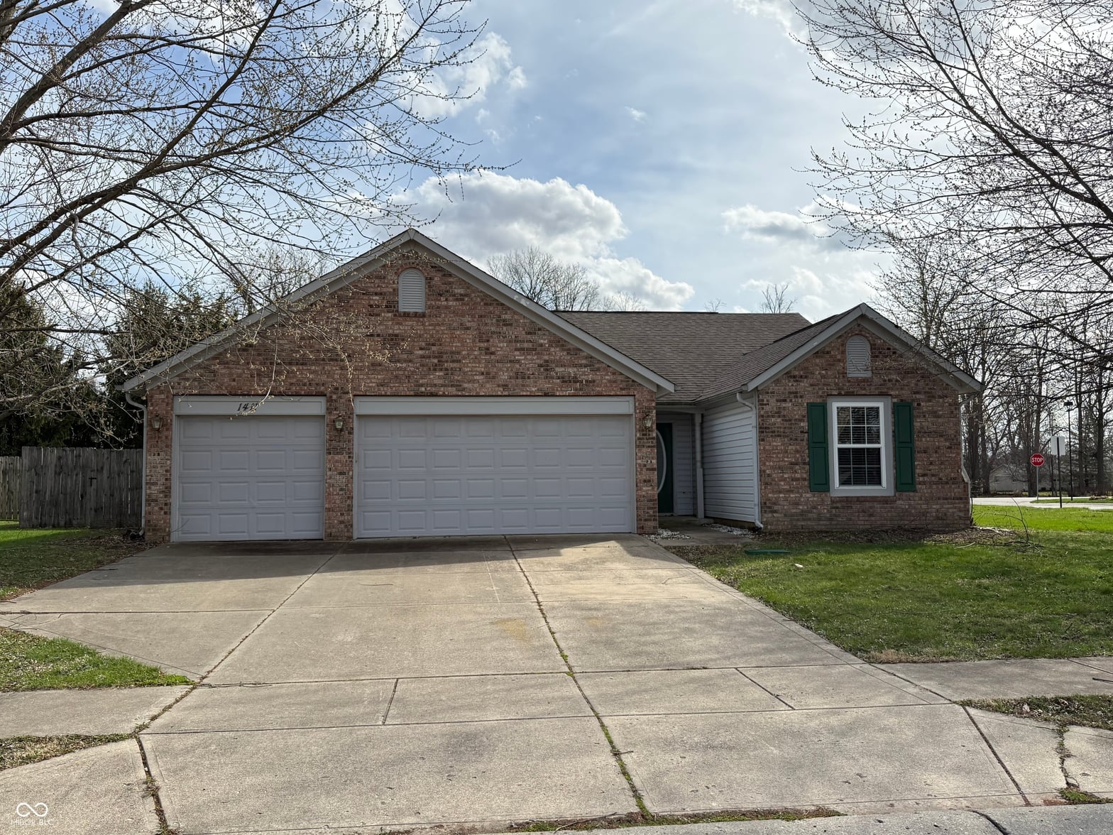Photo of 1411 Mimosa Court, Greenfield, IN