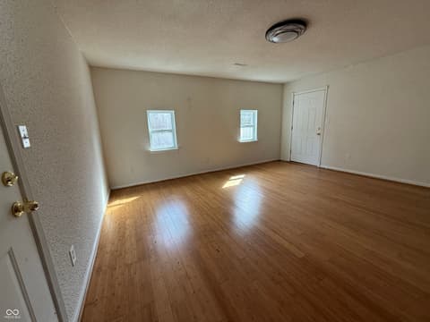 Photo of 1411 Mimosa Court, Greenfield, IN