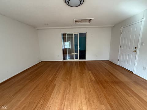 Photo of 1411 Mimosa Court, Greenfield, IN