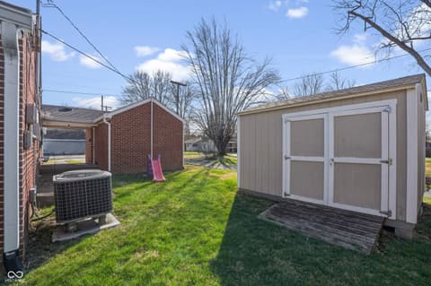 Out Buildings — 201 N East Street, Pendleton, IN