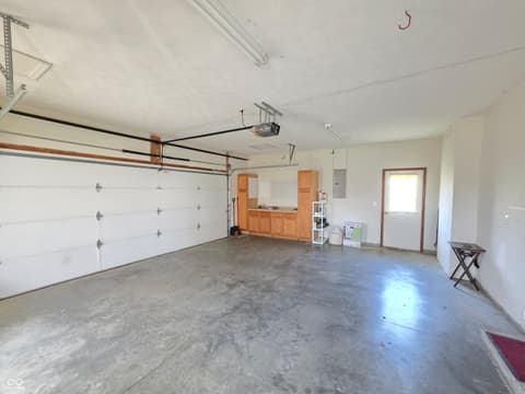 Garage at 2042 Parkside Drive, Columbus, IN