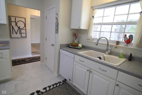 Kitchen at 104 Apple Tree Court, Fishers, IN