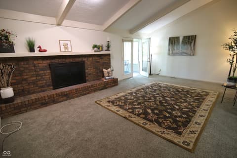 Living room at 104 Apple Tree Court, Fishers, IN