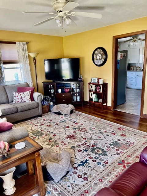 Living room at 522 E Fordice Street, Lebanon, IN