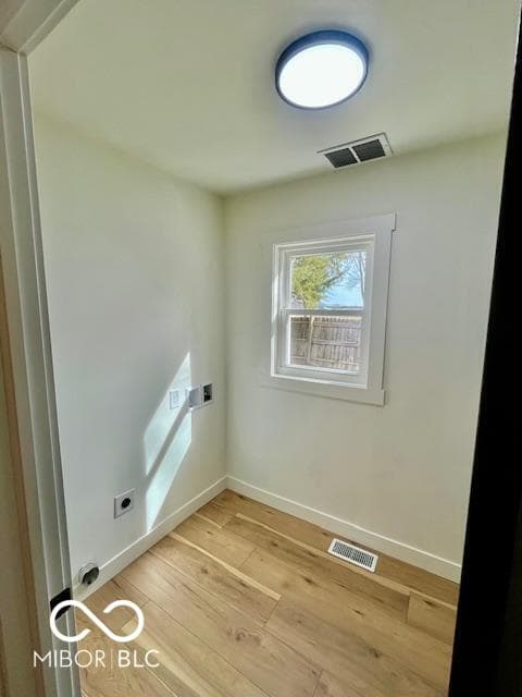 Laundry room at 1128 Franklin Street, Taylorsville, IN