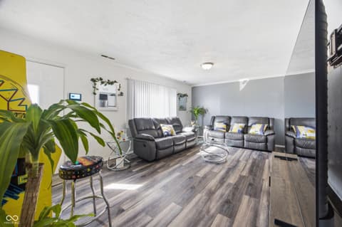 Living room at 2502 Horton Drive, Anderson, IN